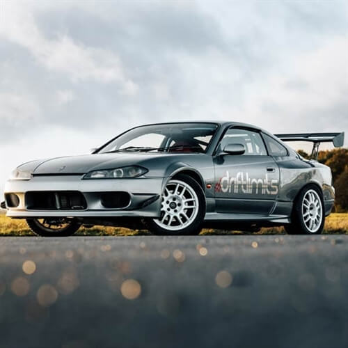 nissan s15 v8 driving at the london circuit